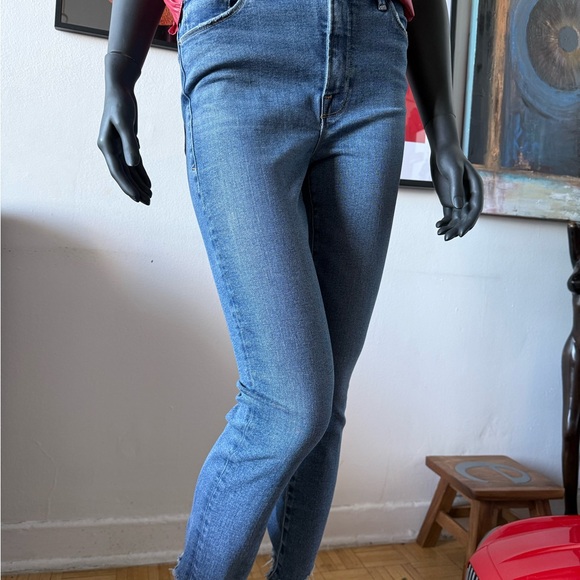 Good American Denim - PRICED TO SELL TODAY - Good American High Rise Blue Jeans